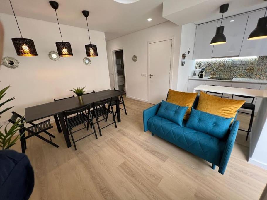 Apartment Heart Of The 10 !
